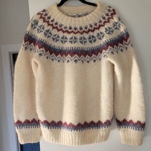 Beautiful vintage wool sweater
